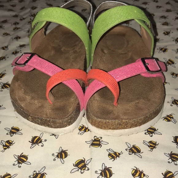 4/$10🌻🌻Really cute multi color sandals - Picture 2 of 8